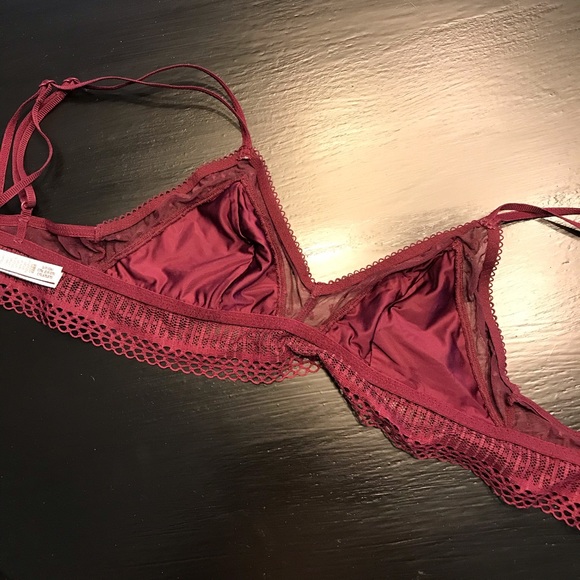 Victoria’s Secret lace and satin bralette - Picture 3 of 4